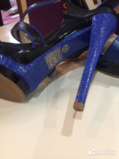 Босоножки Sasha Fabiani новые