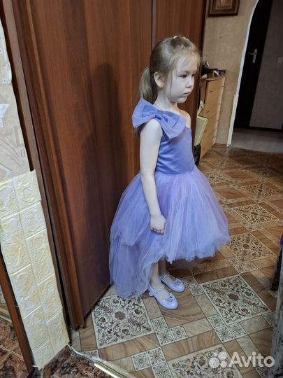 Нарядное платье для девочки 122 128