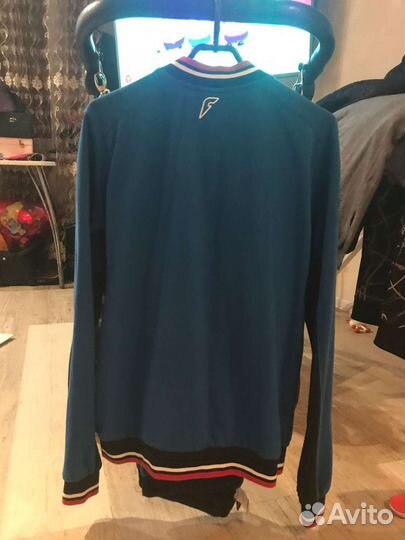 Спортивный костюм женский