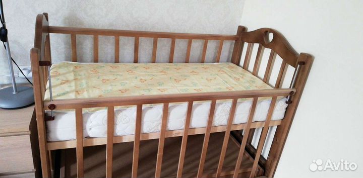 Кроватка детская с новым матрасом