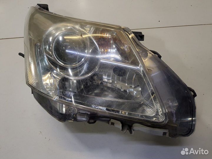Фара (передняя) Toyota Avensis 3, 2010