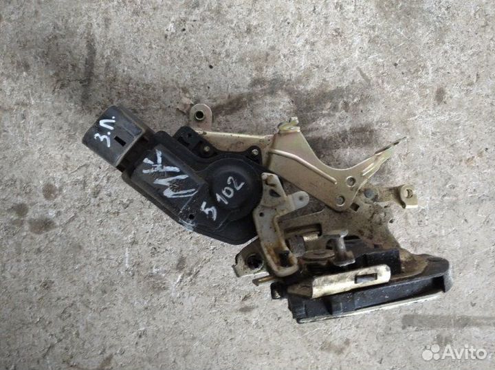 Замок двери задний левый Geely Mk 2008-2015