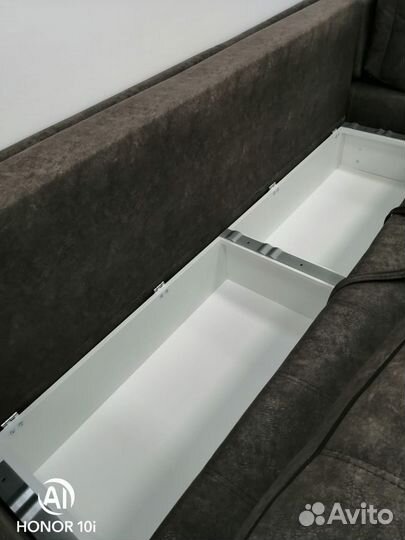 Большой угловой диван