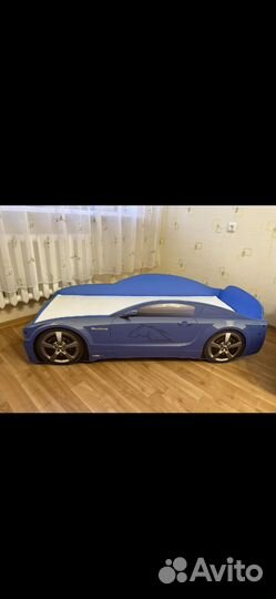 Детская кровать машинка