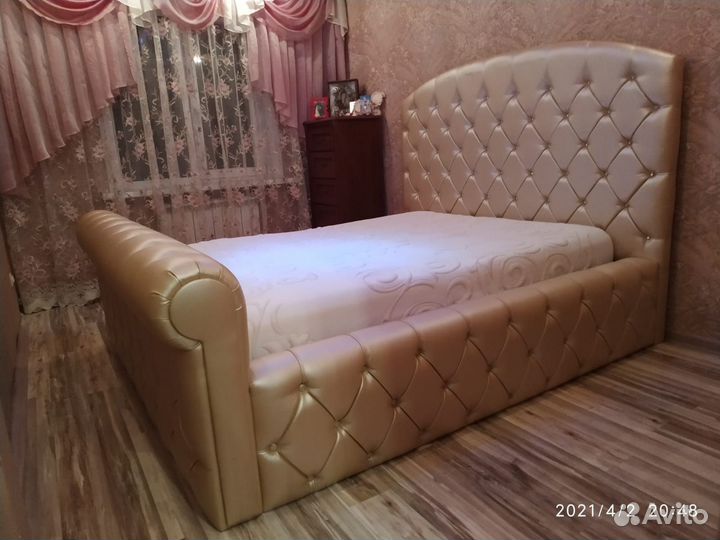 Кровать