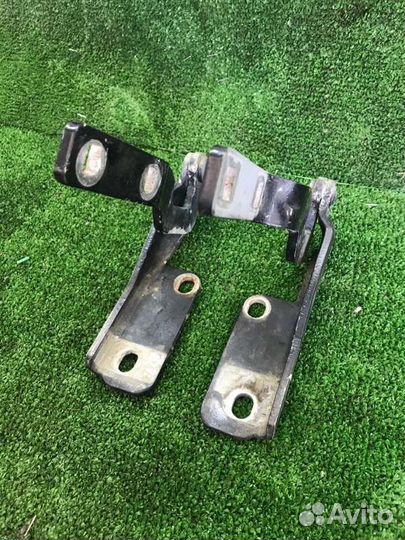 Петля капота передняя Audi A8 Quattro D2 ABZ 1998