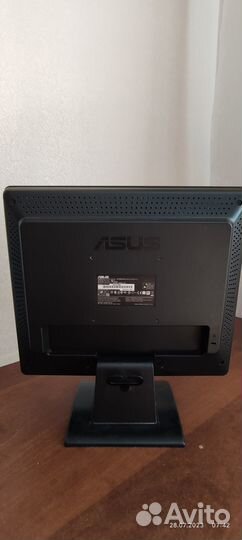 Монитор Asus 17
