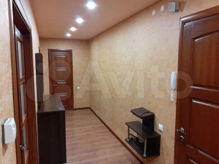 2-к. квартира, 60 м², 4/10 эт.