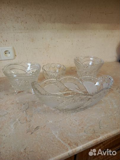 Хрустальные конфетницы и вазы