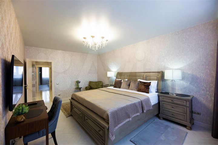 2-к. квартира, 72 м², 8/13 эт.