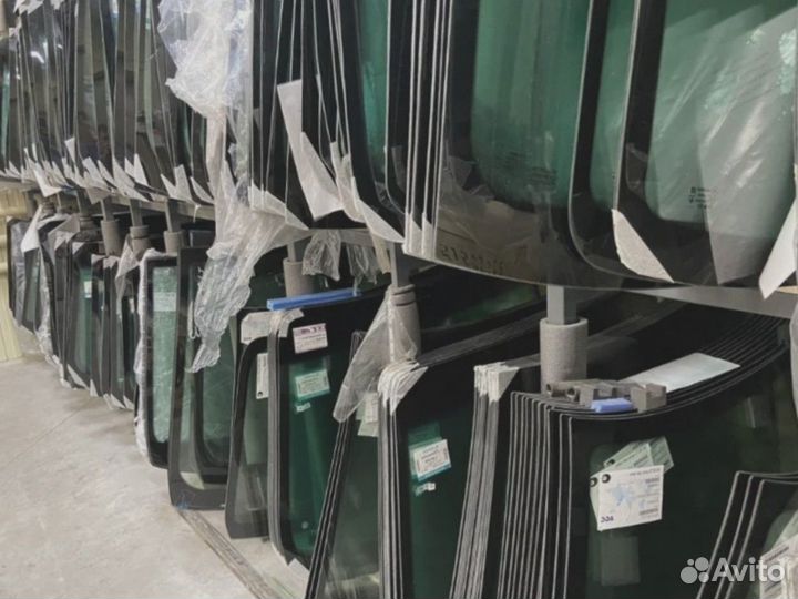 Стекло лобовое Bobcat