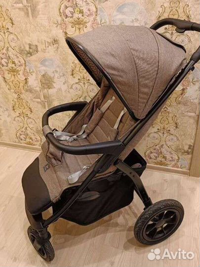 Прогулочная коляска новая