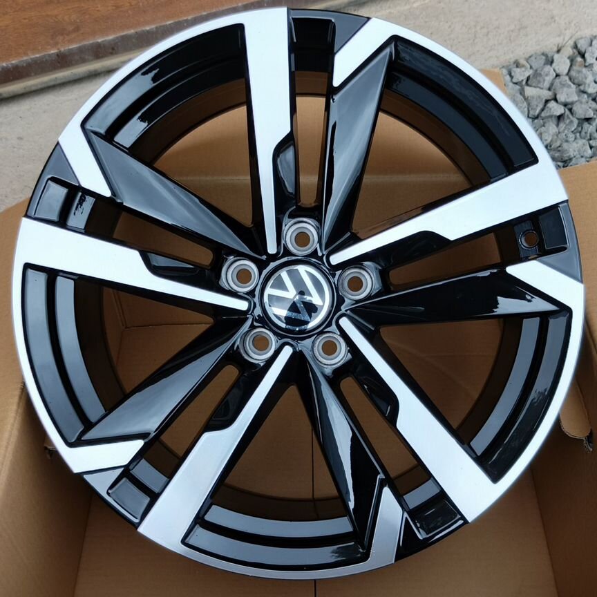 Литые диски Volkswagen 8×R18 5×112