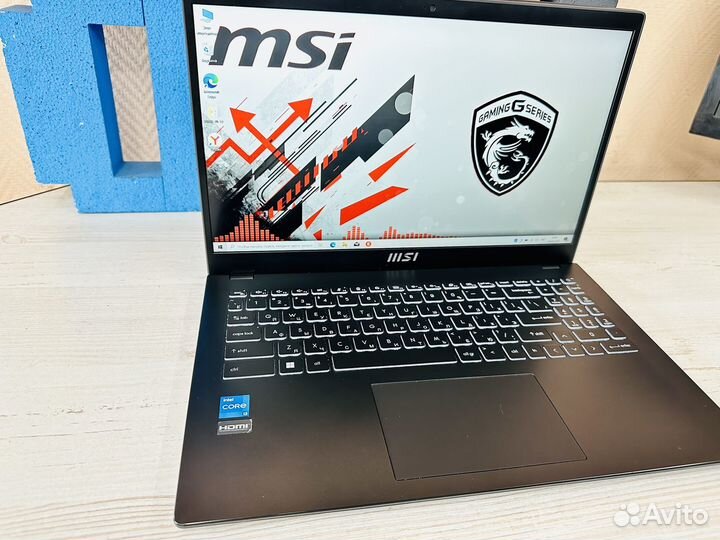 Ноутбук i3-1215u 8gb ssd 256gb