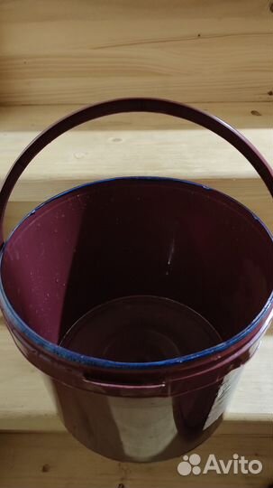 Ведро пластиковое с крышкой 10 литров