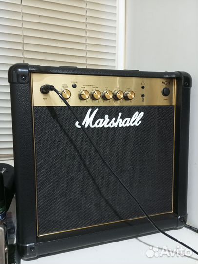 Комбоусилитель Marshall MG15 и гитара