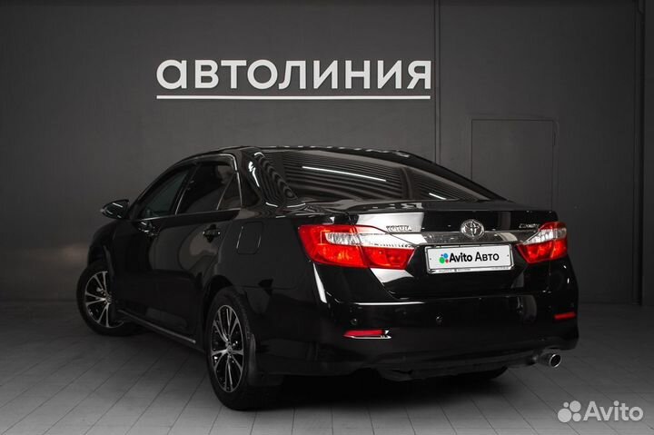 Toyota Camry 2.0 AT, 2014, 200 000 км