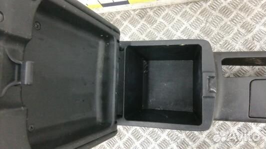 Подлокотник центральный nissan X-trail T31 (98O01I