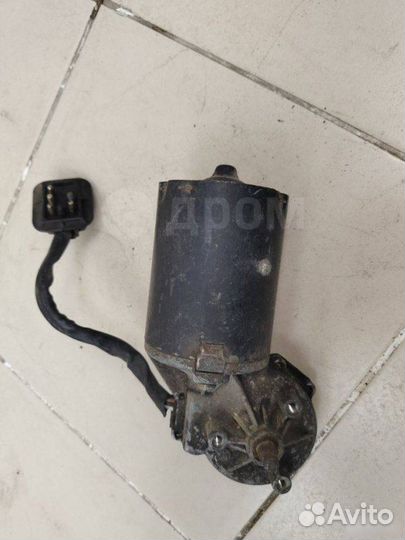 Моторчик стеклоочистителя Mercedes E W123 1990