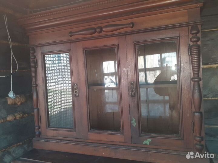 Старинный буфет