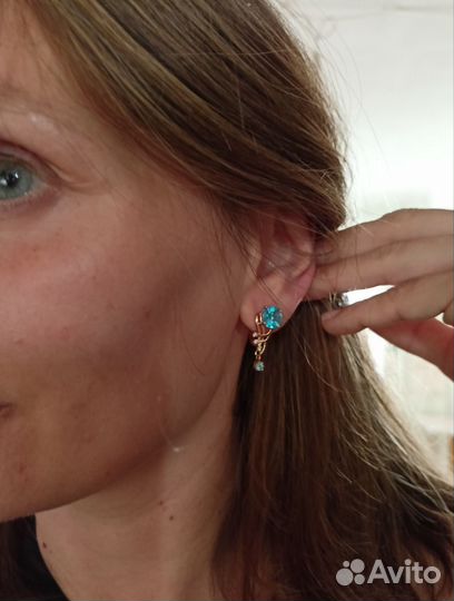 Золотые серьги с топазами