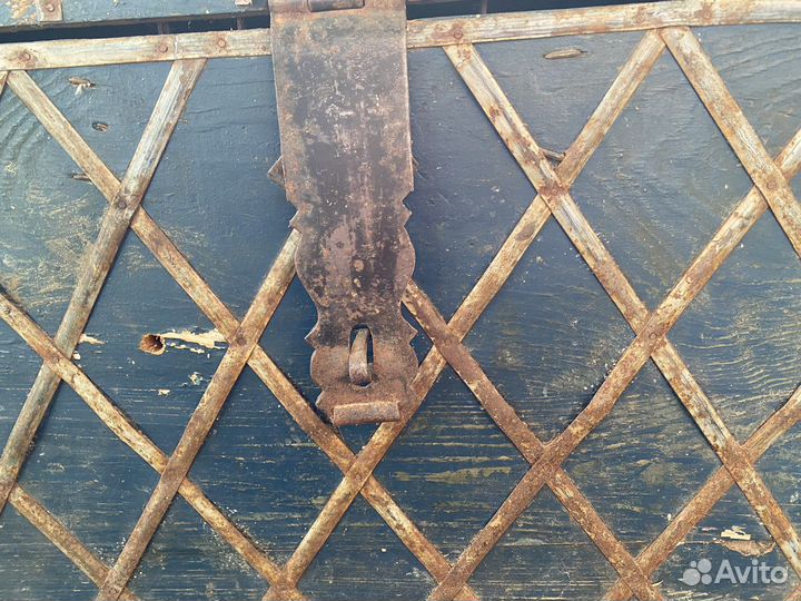 Сундук деревянный старинный