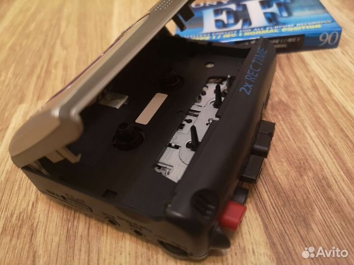 Кассетный диктофон Sony TCM-20DV