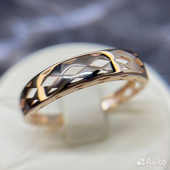 Золотое кольцо 585 пробы новое золото (Ладо)
