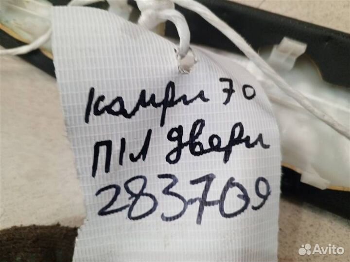 Накладка обшивки двери передней левой Toyota Camr