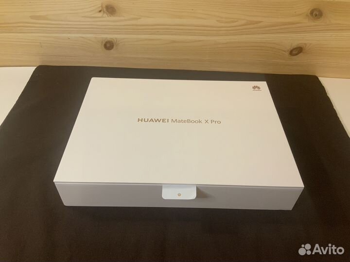 Коробка из под huawei matebook x pro