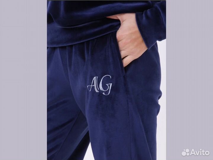 Велюровый костюм женский спортивный