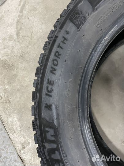 Michelin X-Ice North 4 215/65 R16