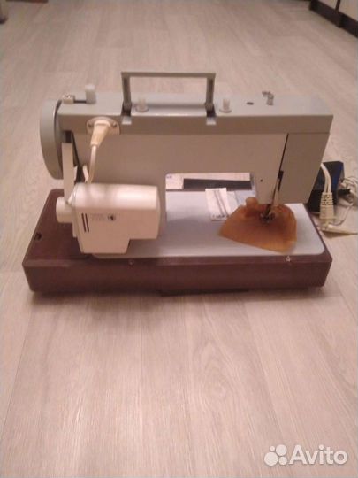 Швейная машина Чайка 134