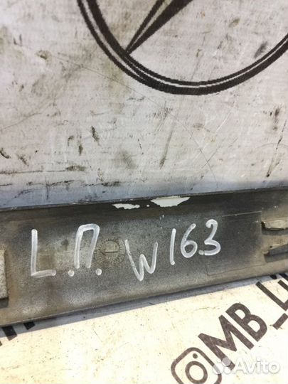 Молдинг двери передний левый Mercedes-Benz Ml W163