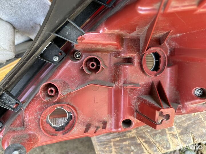 Фара задняя левая Nissan Tiida