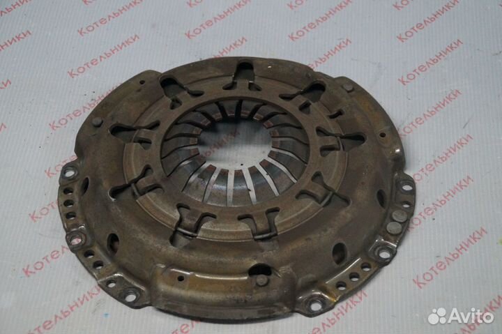 Nissan 30210-AU400 Корзина сцепления