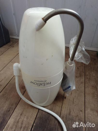 Аквафор модерн + 2 картриджа + переключатели и нас