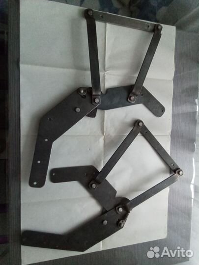 Подъемный механизм для дивана