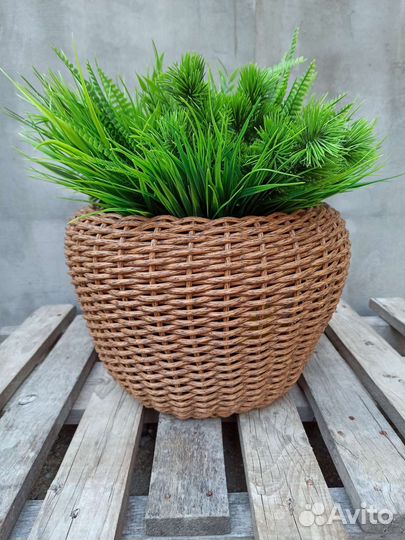 Кашпо плетенное из ротанга