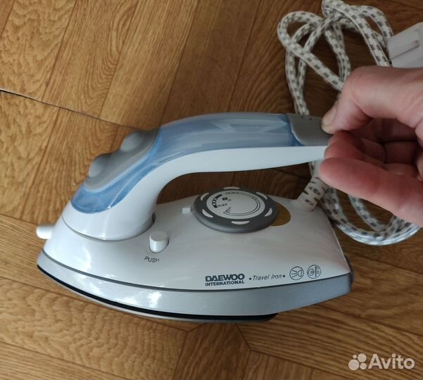 Дорожный утюжок Daewoo di8238 на 1000Вт бу рабочий