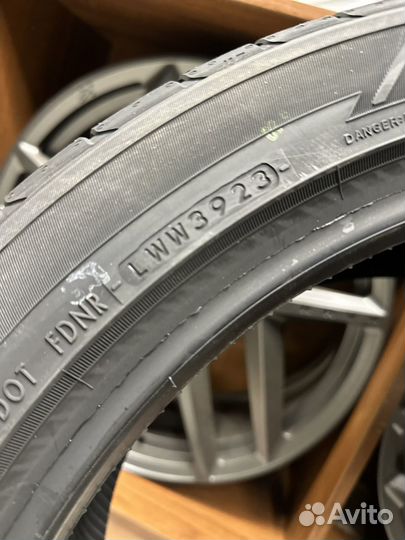 Yokohama Advan Sport V107 255/40 R19 100Y