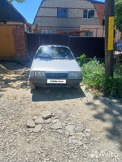 ВАЗ 2109 1.5 МТ, 2001, битый, 300 000 км