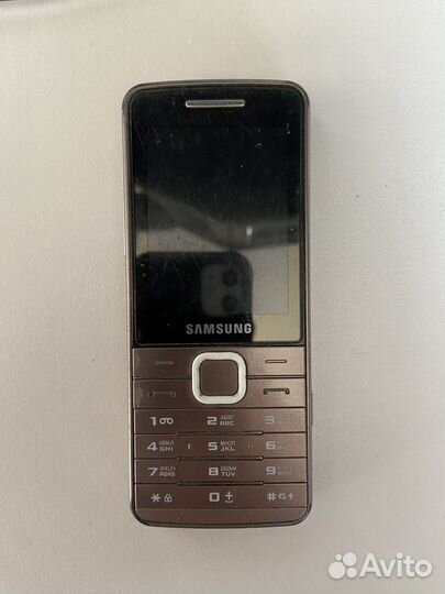 Телефон Samsung