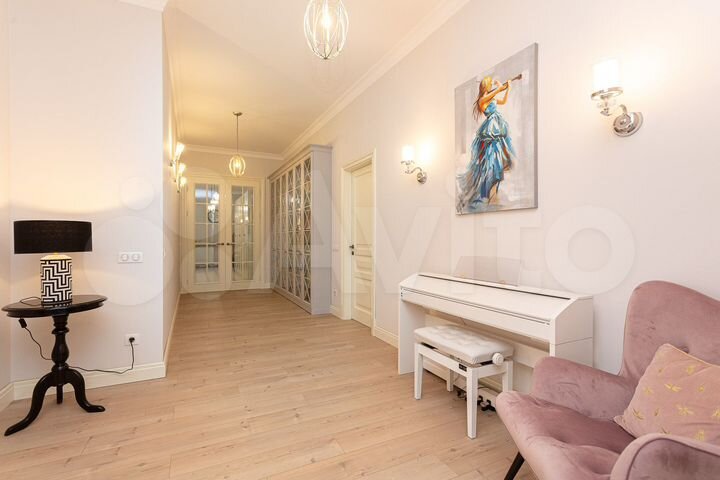 3-к. квартира, 200 м², 8/8 эт.