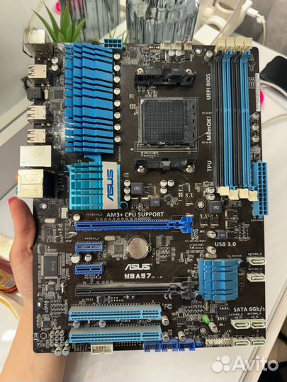 Материнская плата