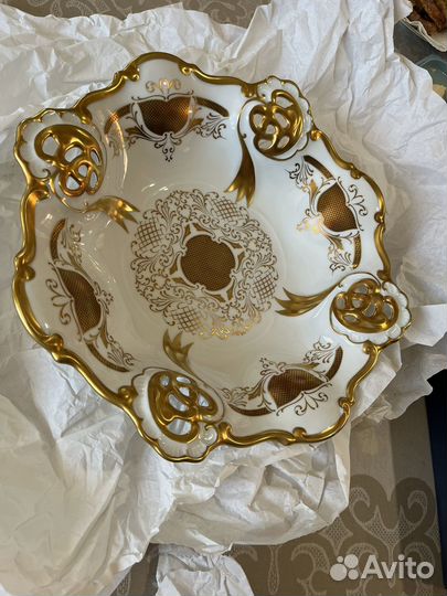 Фарфоровая сухарница