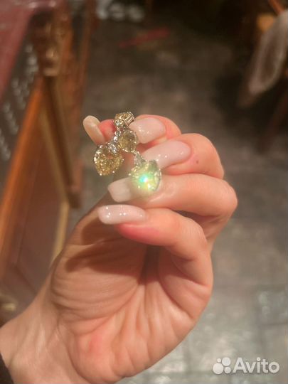 Красивые серьги с камнями из серебра