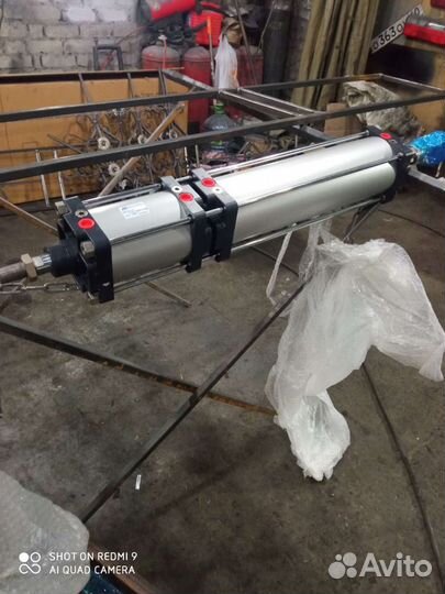 Пневматический цилиндр