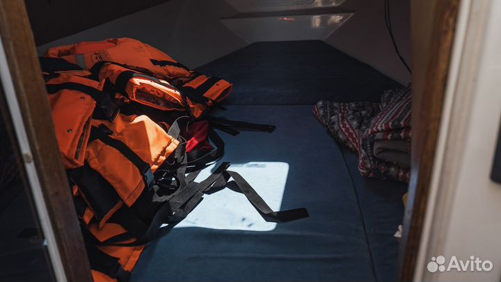 Круизный каютный катер Корвет 750