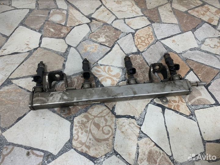 Топливная рампа (рейка) Mazda 6 седан 2.0 LF 2005